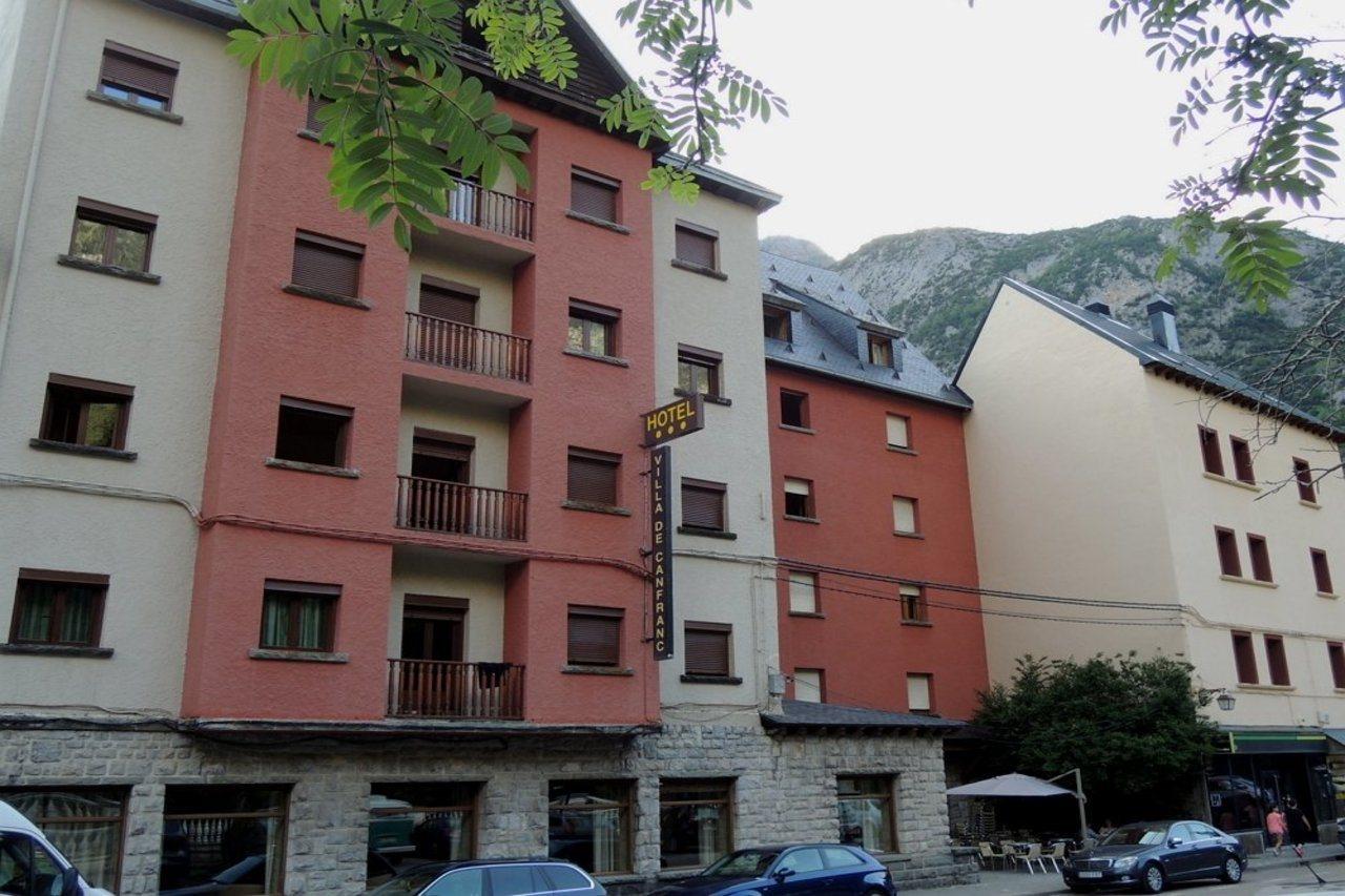 Hotel Villa De Canfranc Buitenkant foto