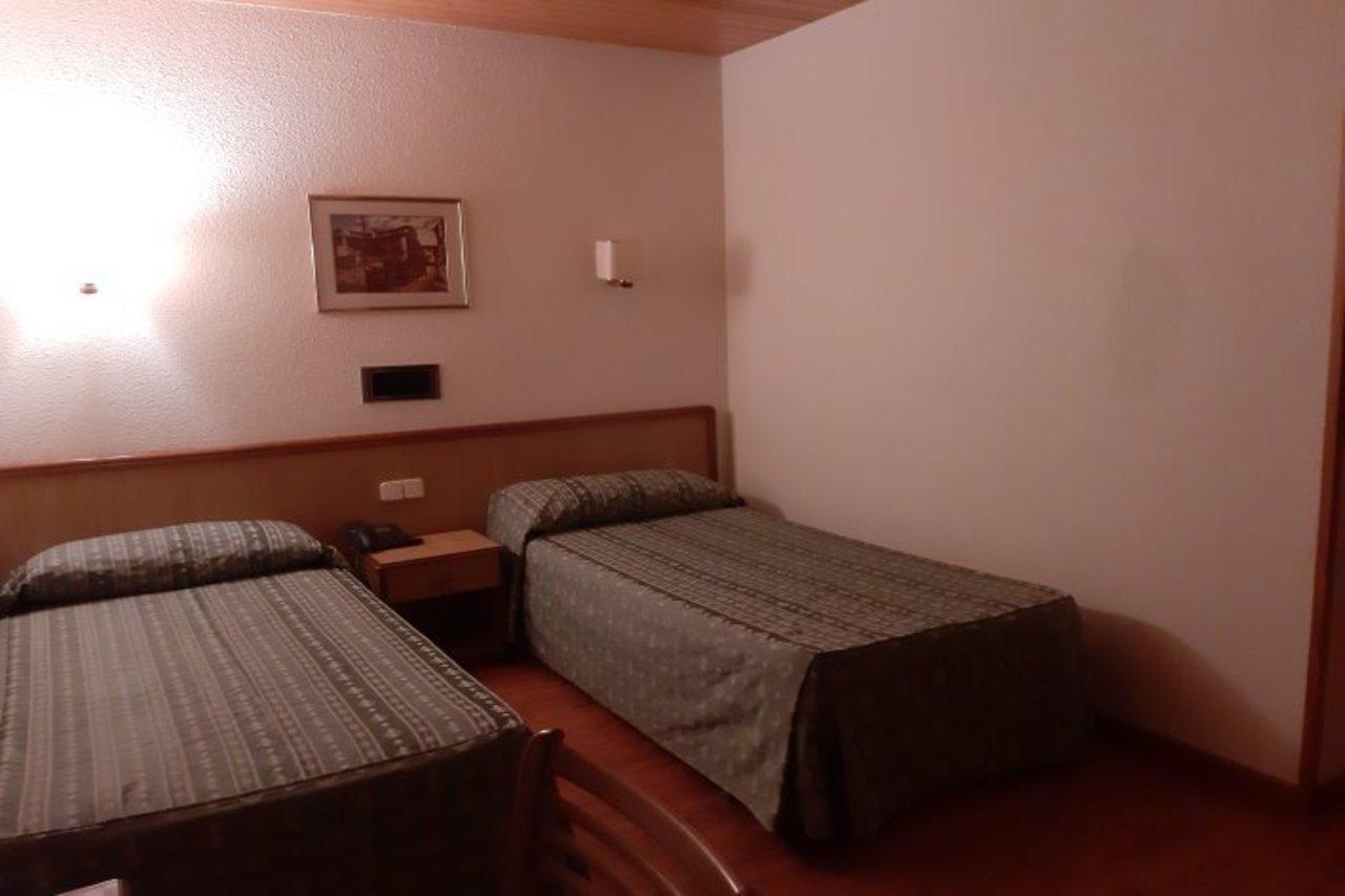 Hotel Villa De Canfranc Buitenkant foto