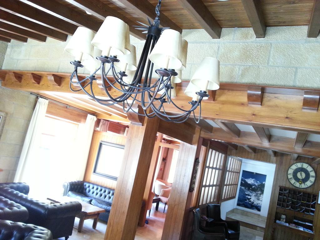 Hotel Villa De Canfranc Buitenkant foto
