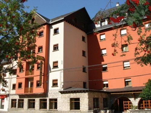 Hotel Villa De Canfranc Buitenkant foto